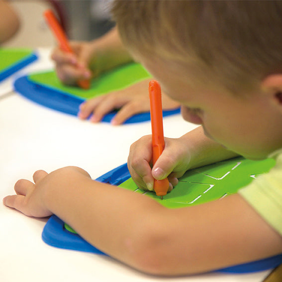 4 Ensembles ardoises et poinçons de pré-écriture Akros Ecole Maternelle - Jilu