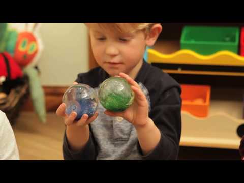 Boules à paillettes sensorielles  - Jeux de motricité pour enfants